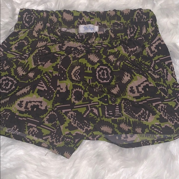 Bluetique high waisted shorts with stretch waist - Picture 2 of 4